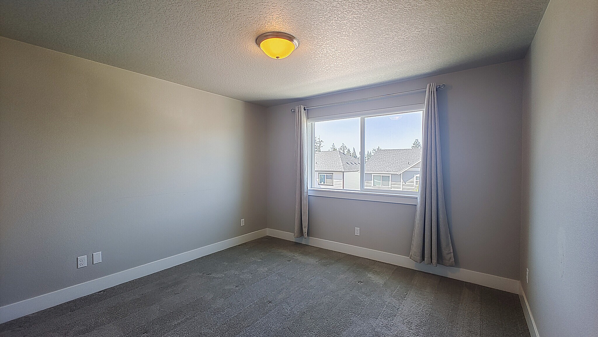 Building Photo - 17542 SW Sunview Ln