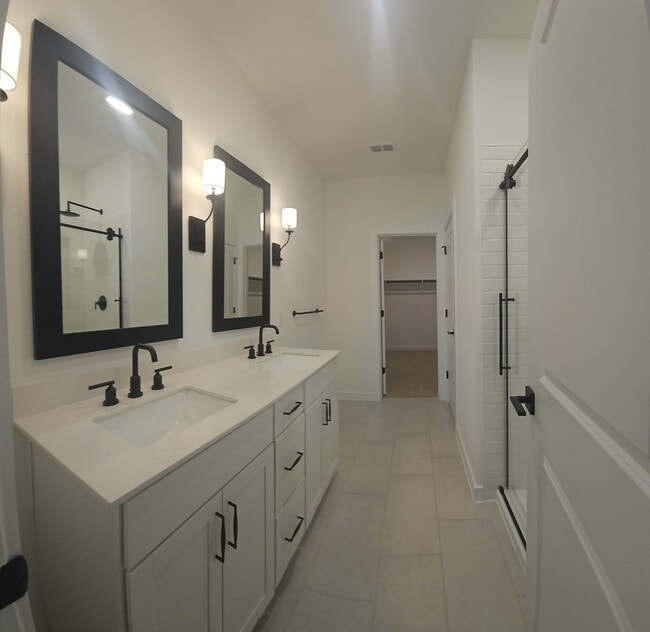 Building Photo - 8438 Bay Oaks Dr