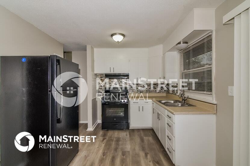 Building Photo - 9302 Fairwood Dr