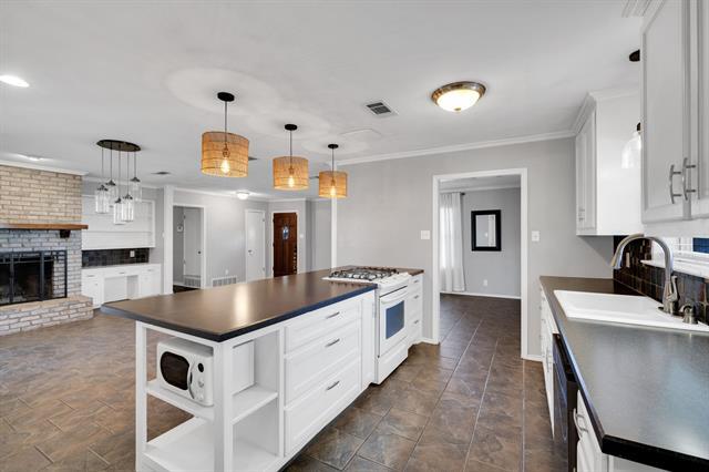 Building Photo - 202 Vanderbilt Ln