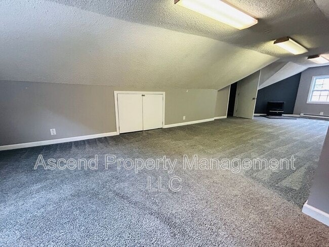 Building Photo - 215 S Moore Rd