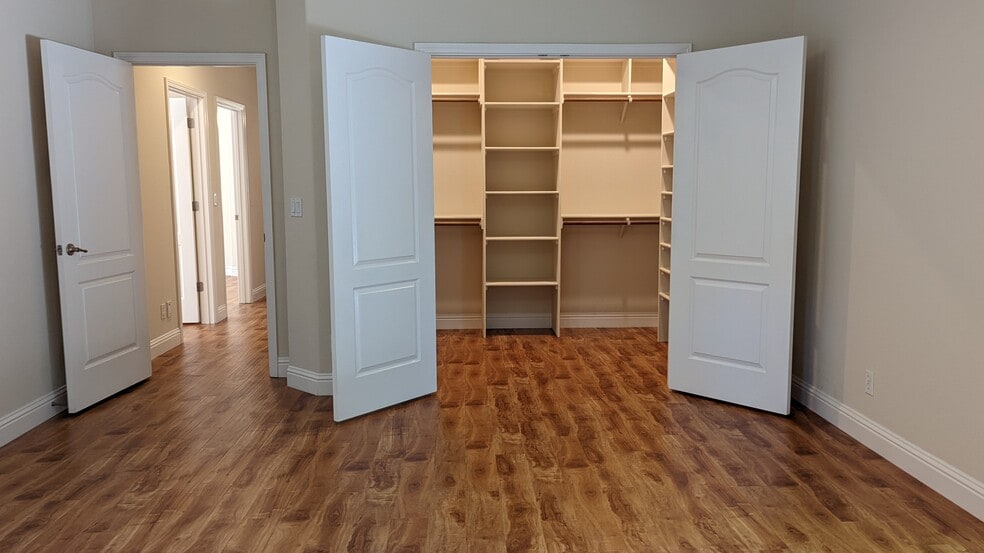 Building Photo - 1043 Diamante Robles Ct