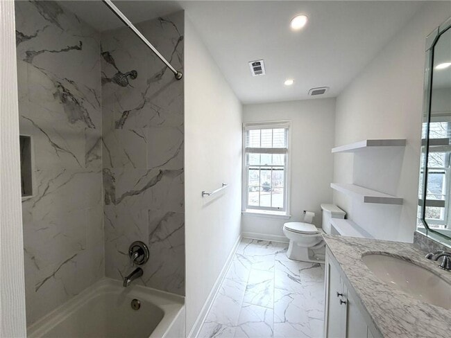 Building Photo - 4865 Chesterfield Ct