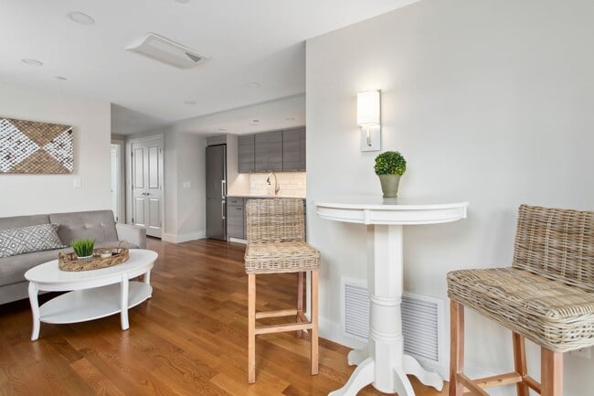 Building Photo - Winter Rental: Portside Walkabout (Dog-Friendly!)