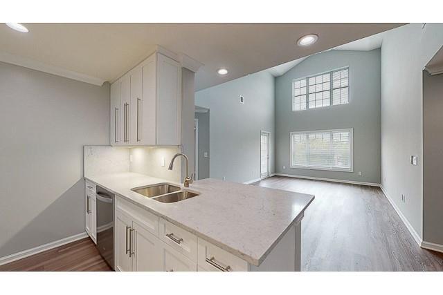 Building Photo - 833 Charles Pond Dr