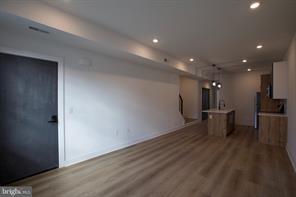 Building Photo - 1224 W Silver St