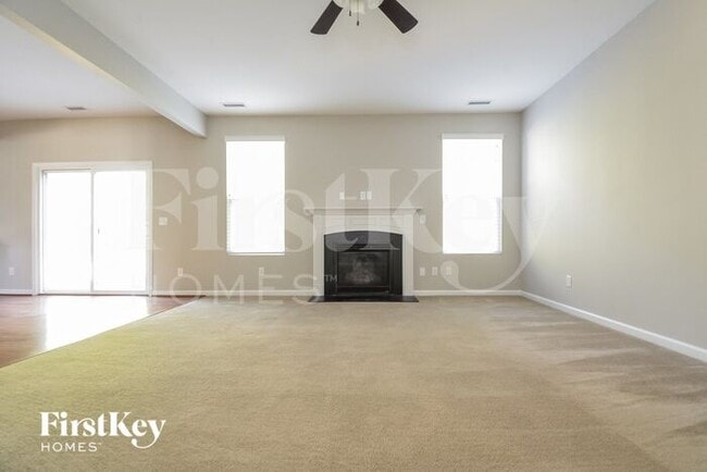 Building Photo - 1226 Golden Eagle Dr