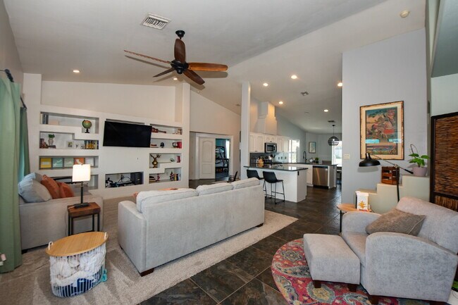 Building Photo - Spacious 3-Bedroom Oasis with Pool in Yuma...