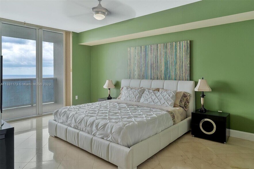 Building Photo - 1850 S Ocean Dr