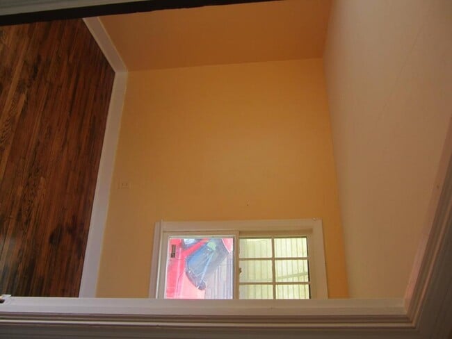 Building Photo - 127 Texas St