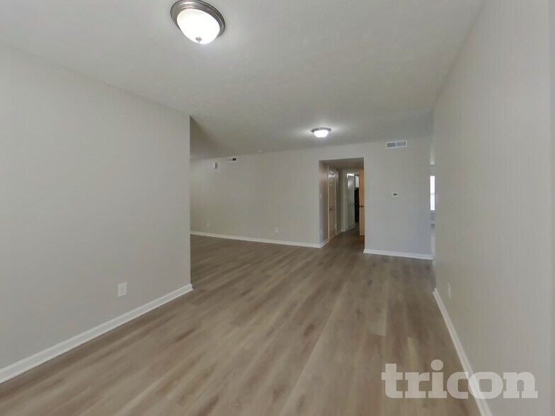 Building Photo - 1003 Pine Ridge Way