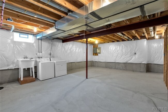 Building Photo - 940 Reserve Rd