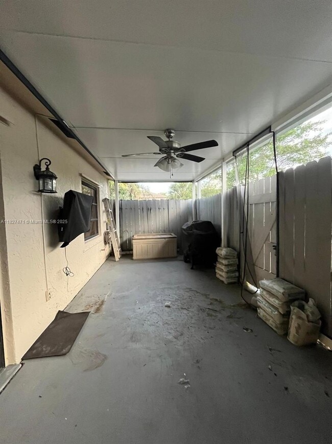 Building Photo - 1710 NW 92nd Ave