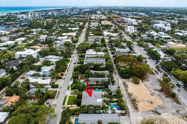 Building Photo - 342 NE 7th Ave