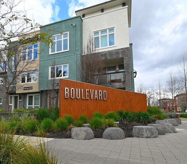 Building Photo - $5,190 - GORGEOUS FOUR BEDROOM HOME IN THE...