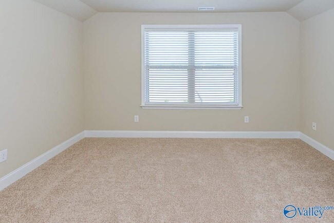 Building Photo - 3031 Greenway Cir SE