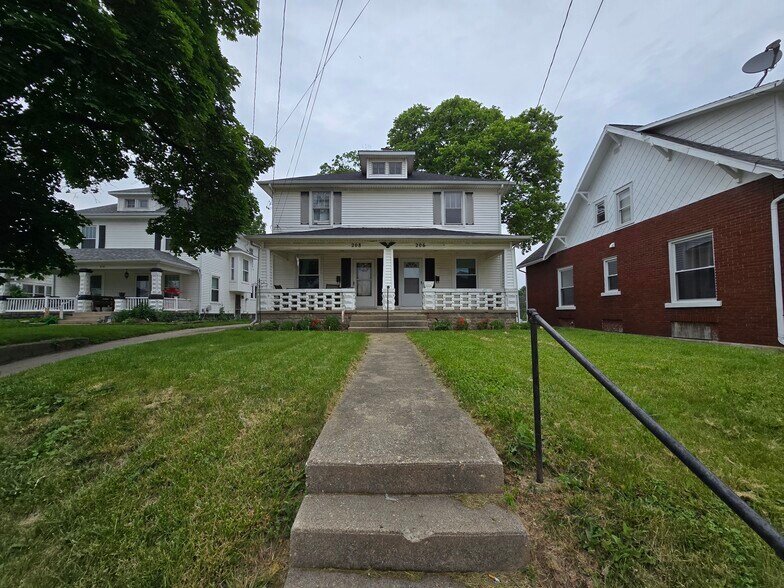 Primary Photo - 206 Pike St