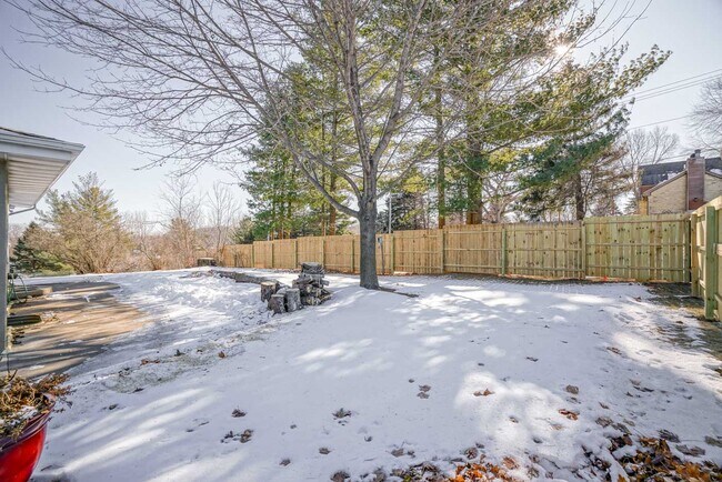 Building Photo - 4686 Capitol View Rd