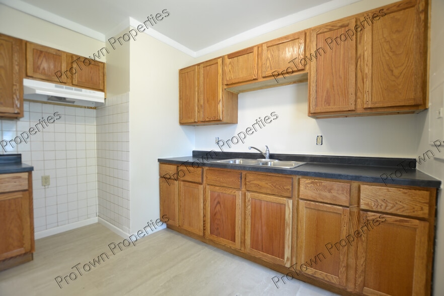 Building Photo - 121 Louis Rd