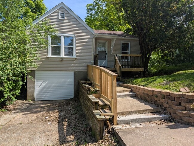 Primary Photo - Single Family Charmer in Jennings - Sectio...