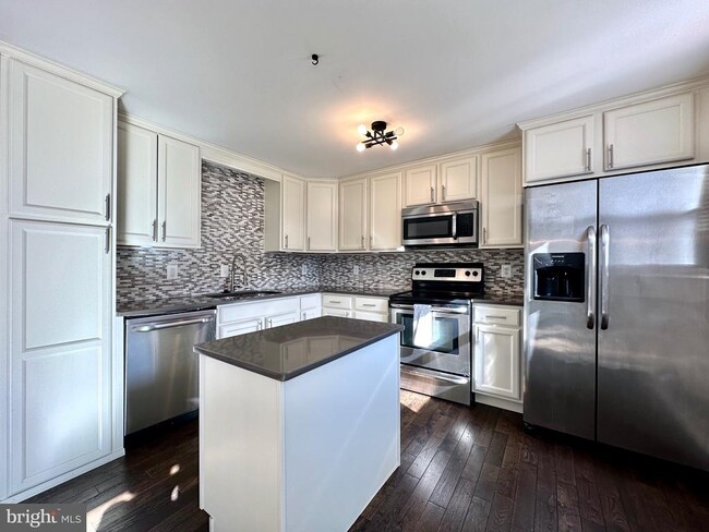 Building Photo - 1351 St Francis Rd