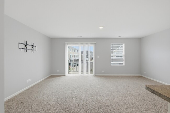 Building Photo - 217 Goldenrod Dr