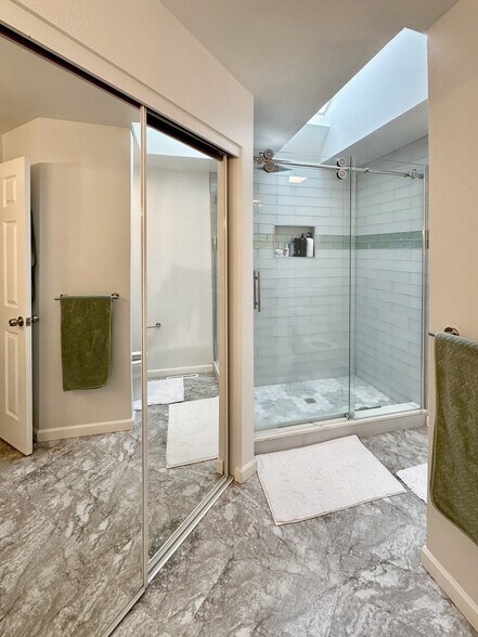 Master Bathroom - 34426 10th Ave SW