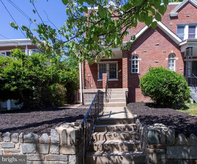 Building Photo - 104 53rd St NE