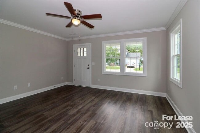Building Photo - 3967 Newhall Dr NW