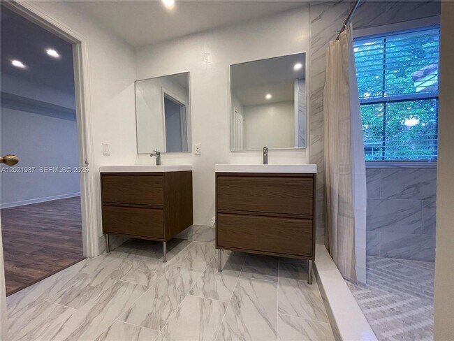 Building Photo - 3510 SW 170th Ave