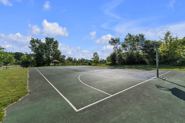 Building Photo - 2950 Hunley Dr