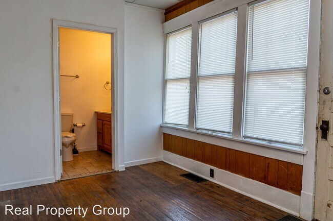 Building Photo - 8 br, 4 bath House - 1611 University Ave.