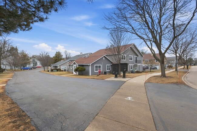 Building Photo - 460 N Lake Shore Dr