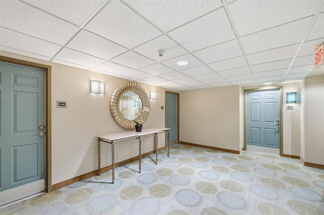 Building Photo - 3020 NE 32nd Ave