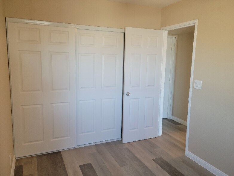 Building Photo - 3701 Thomas Ave