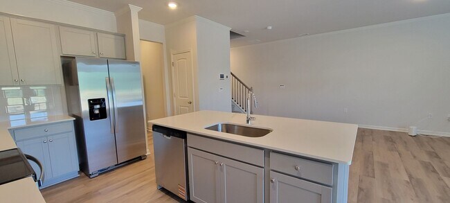 Building Photo - 23 Berryville Dr