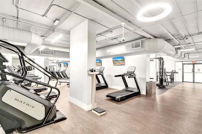 Building Photo - 1901 Brickell Ave