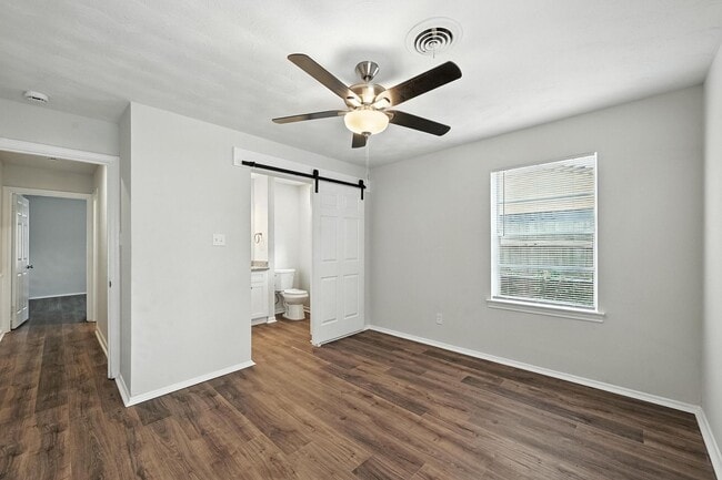 Building Photo - Immaculate 4-Bedroom Remodel in the Heart ...