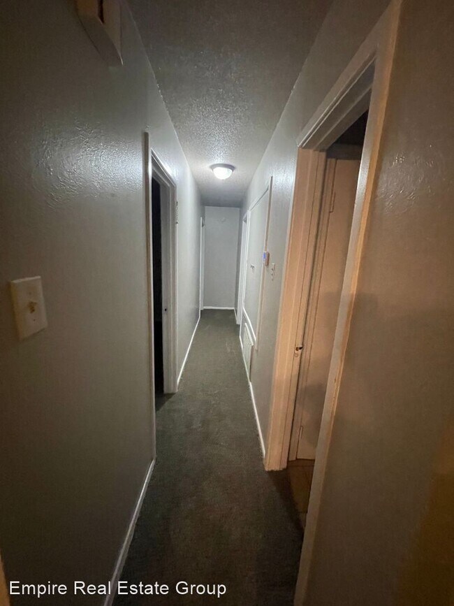 Building Photo - 3 br, 2 bath House - 302 NAVAJO