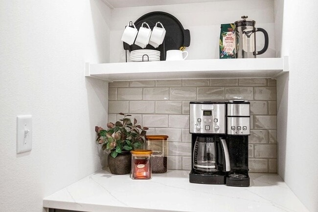 Building Photo - 4104 W Olive St