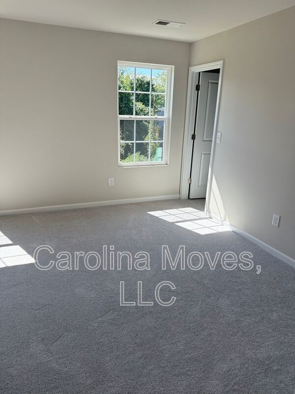 Building Photo - 15 Twiggs Ln