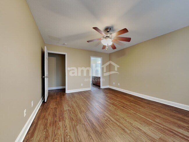 Building Photo - 5818 Rhyne Cove Ln