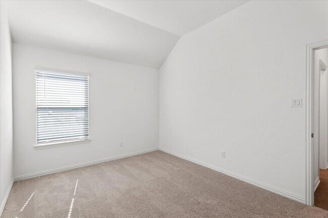 Building Photo - 1429 Cole Ests Dr