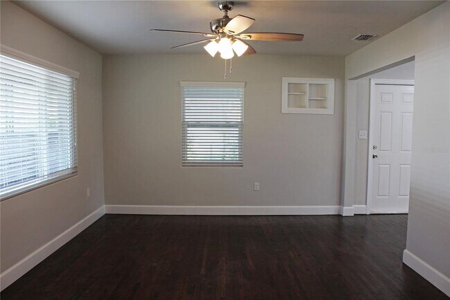 Building Photo - 840 Susan Dr