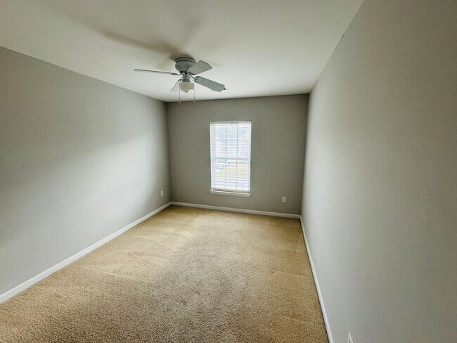 Building Photo - 39 Hamilton Grove Dr