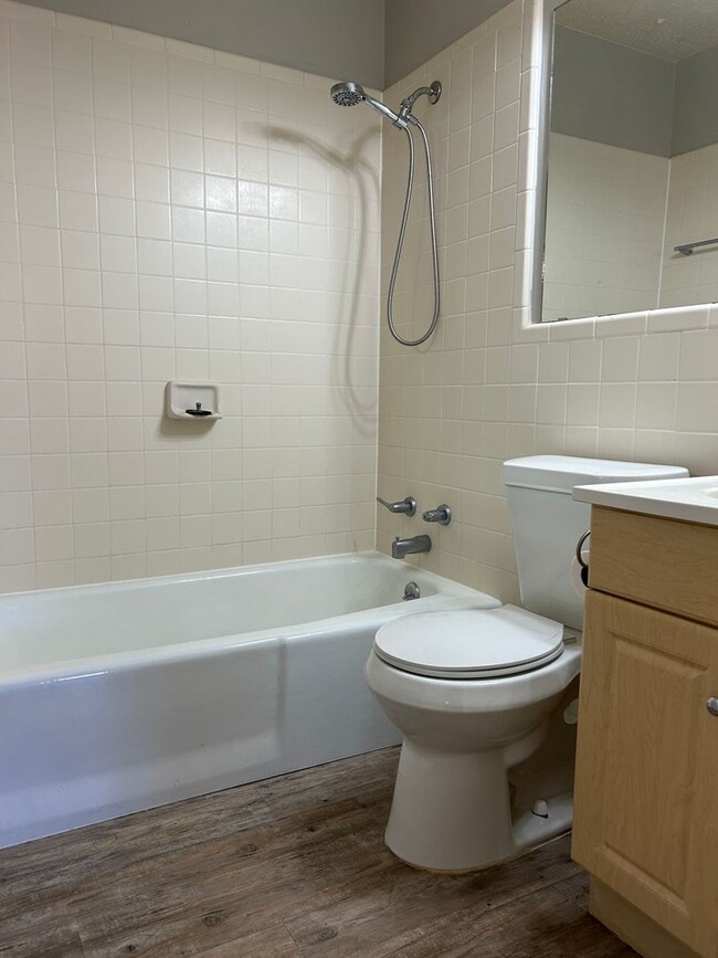 Building Photo - Warm and Charming 3-Bedroom Coming Soon!