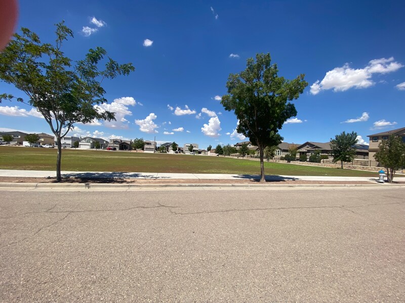 Building Photo - 14430 Ave