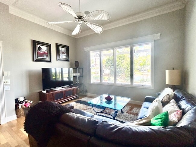 Building Photo - AVAILABLE May 1- 0CT 31ST .FURNISHED/SEASONAL.  3/2 POOL HOME IN ROSEDALE!