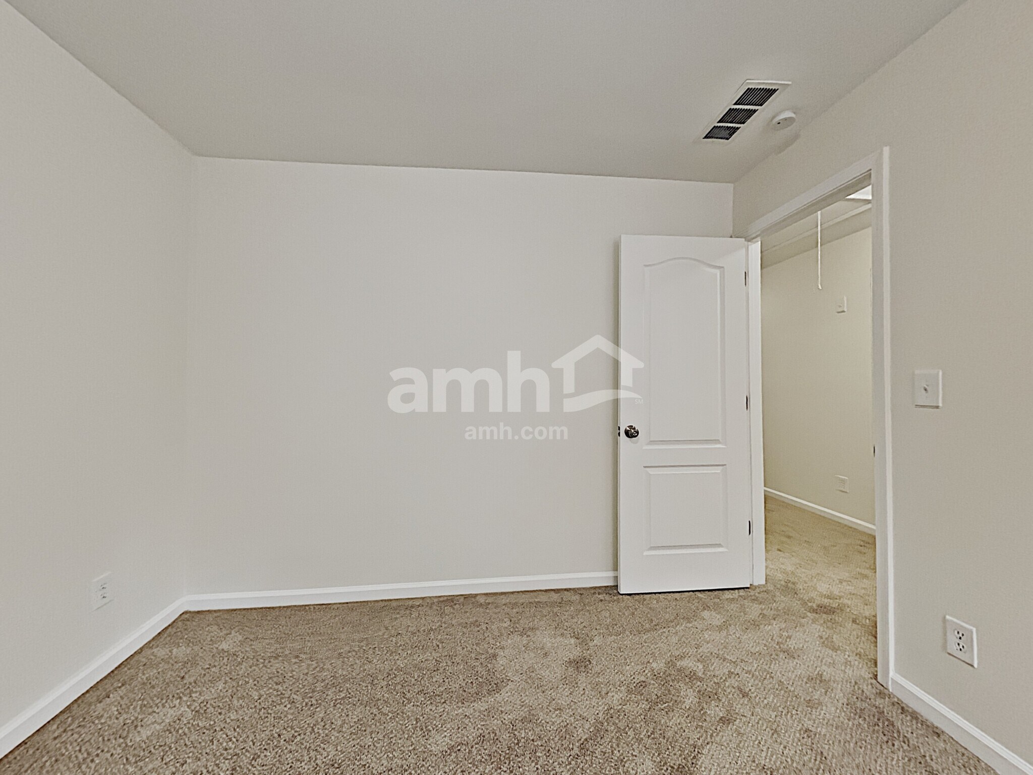 Building Photo - 2026 Peach Shoals Cir