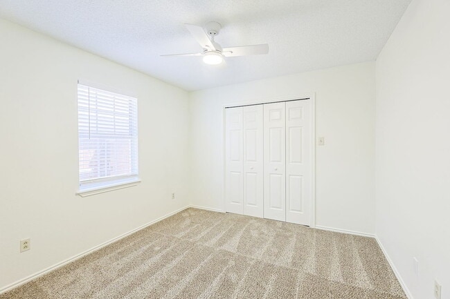 Building Photo - 3 Bedroom with updates